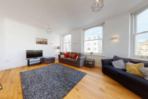 Superb 2 Bed Flat Camden 5 min walktube Station